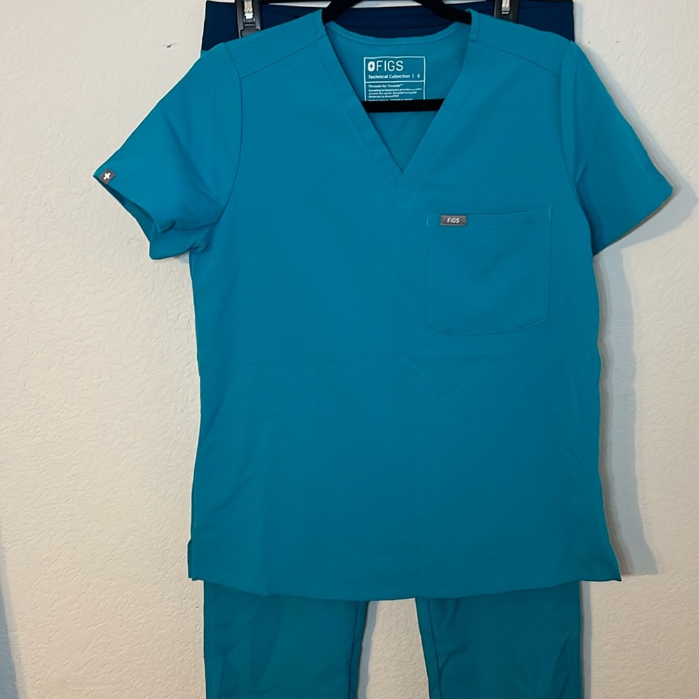 FIGS Women’s Scrub Set Technical Collection Size Small - Teal Livingston
